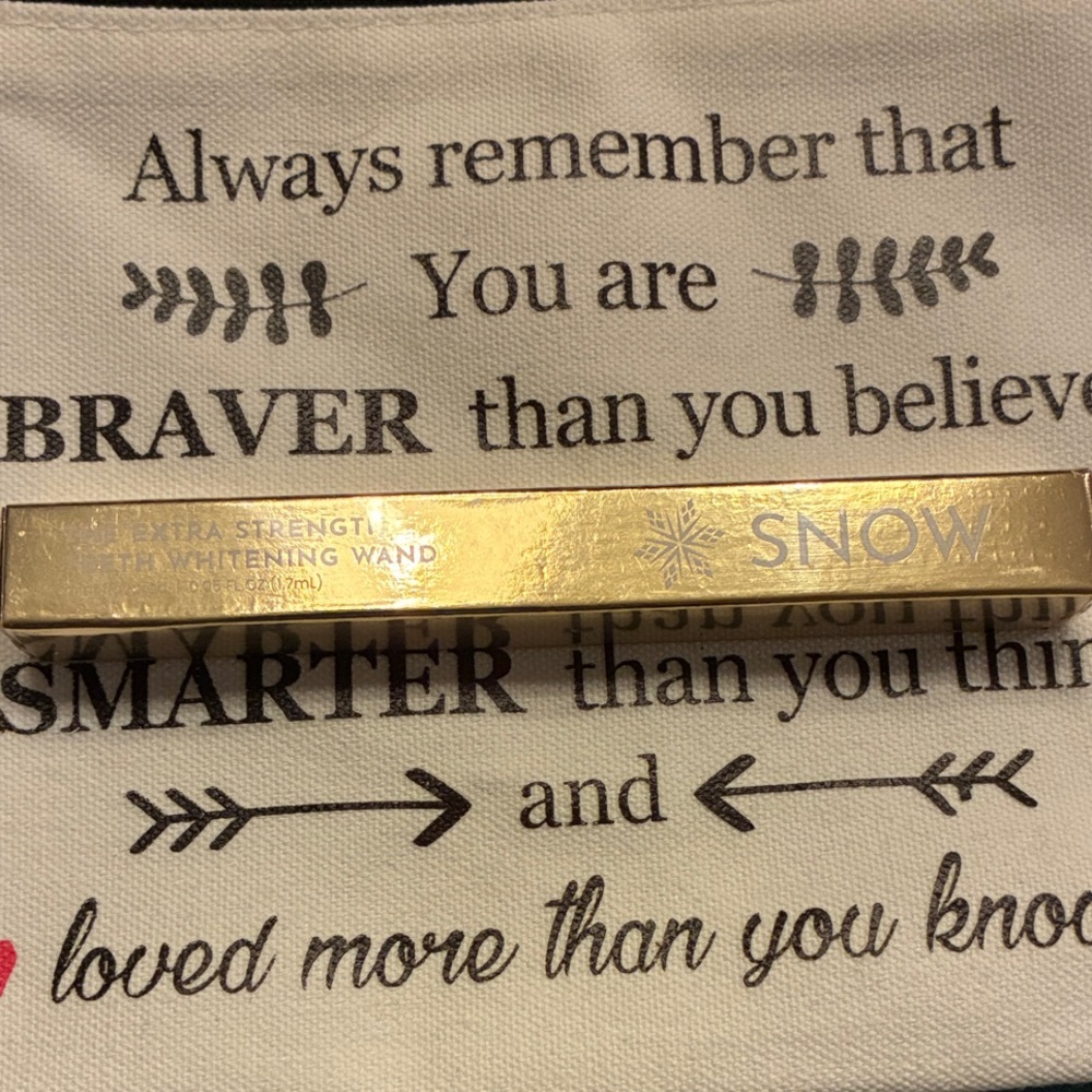 The Extra Strength Snow Teeth Whitening Wand Mint Flavored